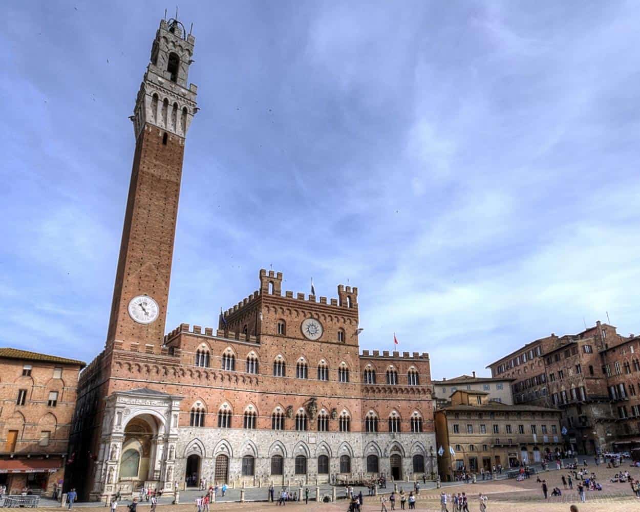 Explore Siena in Tuscany Italy with Villa Nobile Cortona